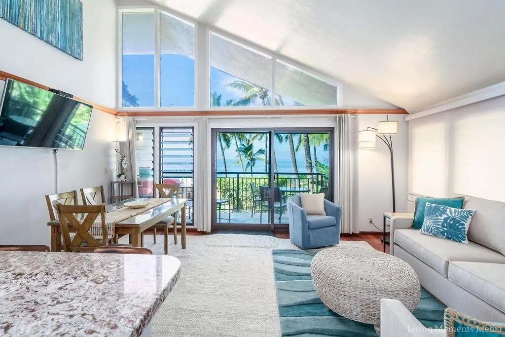 Spacious Beachfront — Sleeps 6 — Ocean Views Holiday home