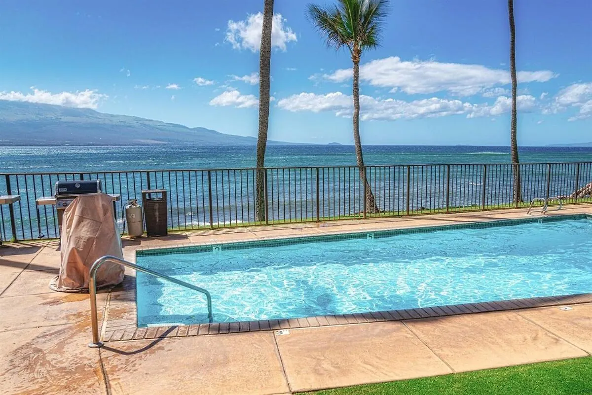 Oceanfront Oasis - Renovated Summer Of 2023 Holiday home Wailuku