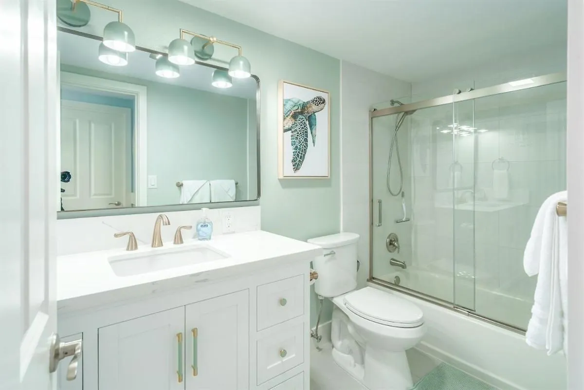 Holiday home Oceanfront Oasis - Renovated Summer Of 2023