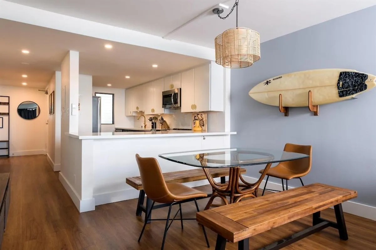 Holiday home Remodeled 3 Bedroom Oceanfront — Sleeps 8 Wailuku