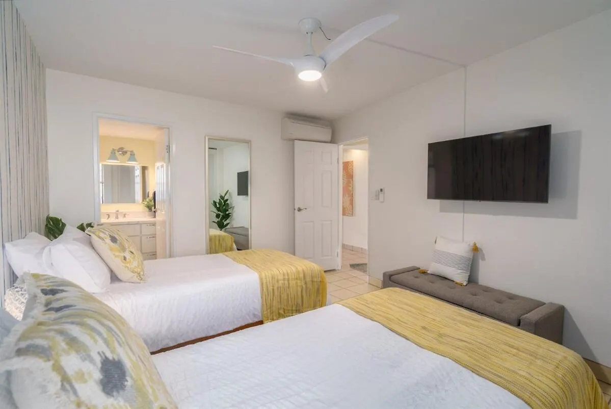 Spacious Oceanfront — Big Views — Remodeled 2022 * Wailuku