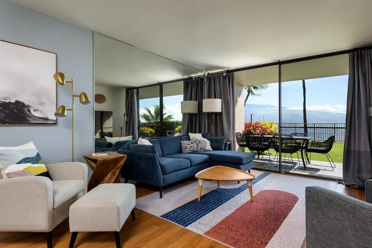 Holiday home Remodeled 3 Bedroom Oceanfront — Sleeps 8 Wailuku