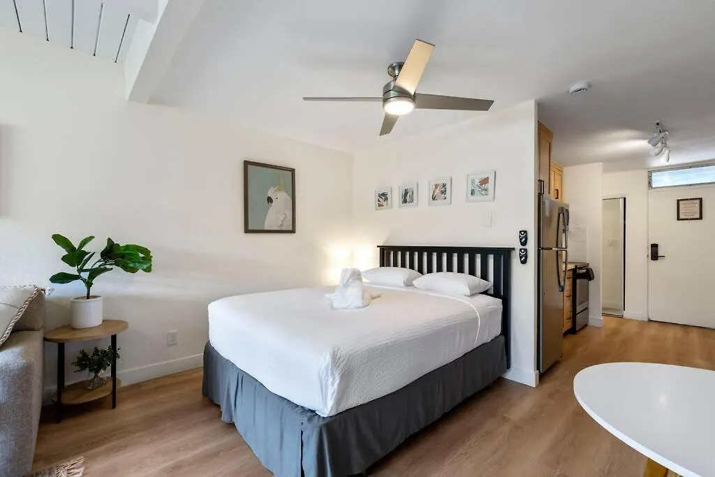Bay Surf 140 - Remodeled Ground Floor Gem Across From Apartment Kihei