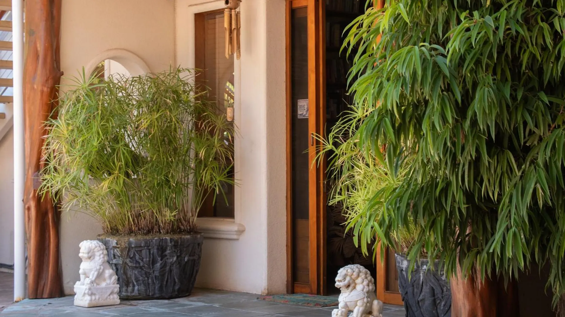 Aloha Aku Hula2 - Experience Beachfront Bliss Apartment *