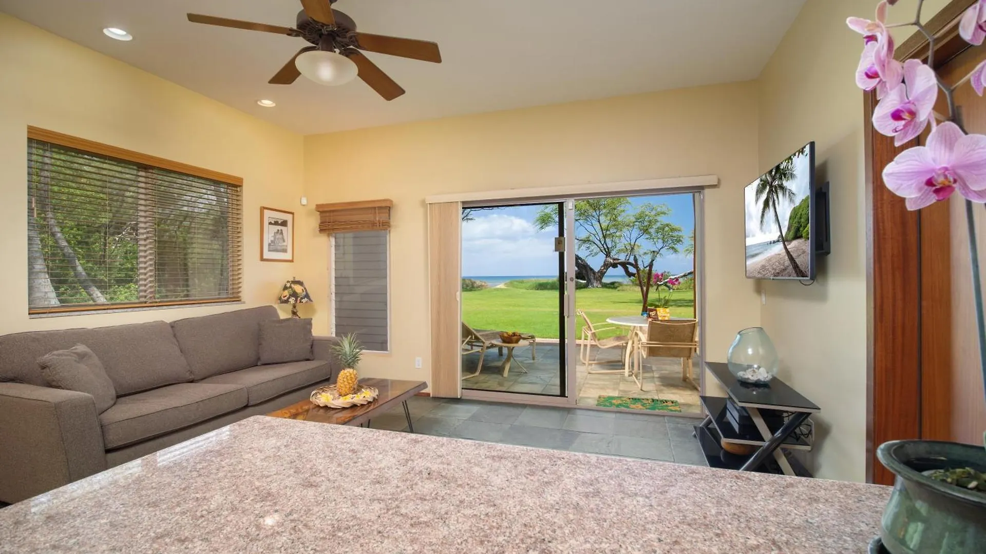 Apartment Aloha Aku Hula2 - Experience Beachfront Bliss Kihei