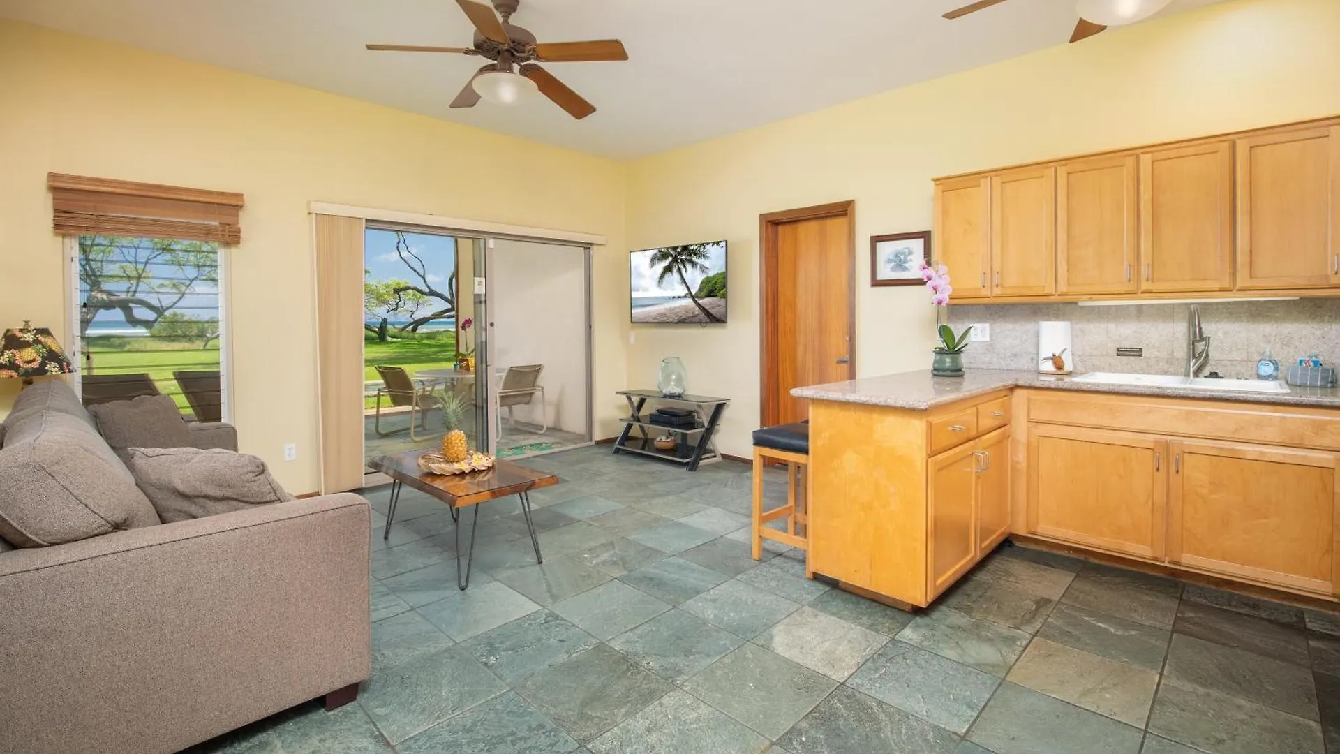 Aloha Aku Hula2 - Experience Beachfront Bliss Apartment