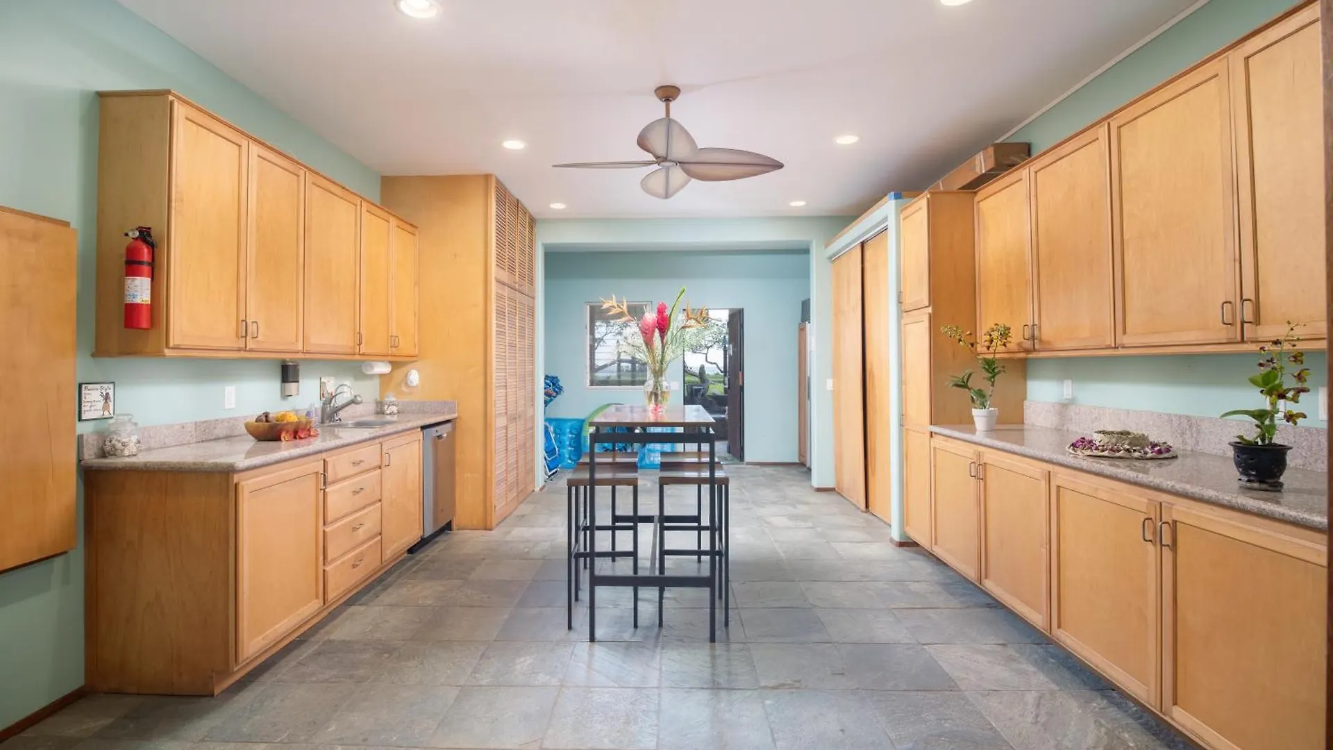Aloha Aku Cocopalm2 - Your Cozy Beachfront Escape Apartment