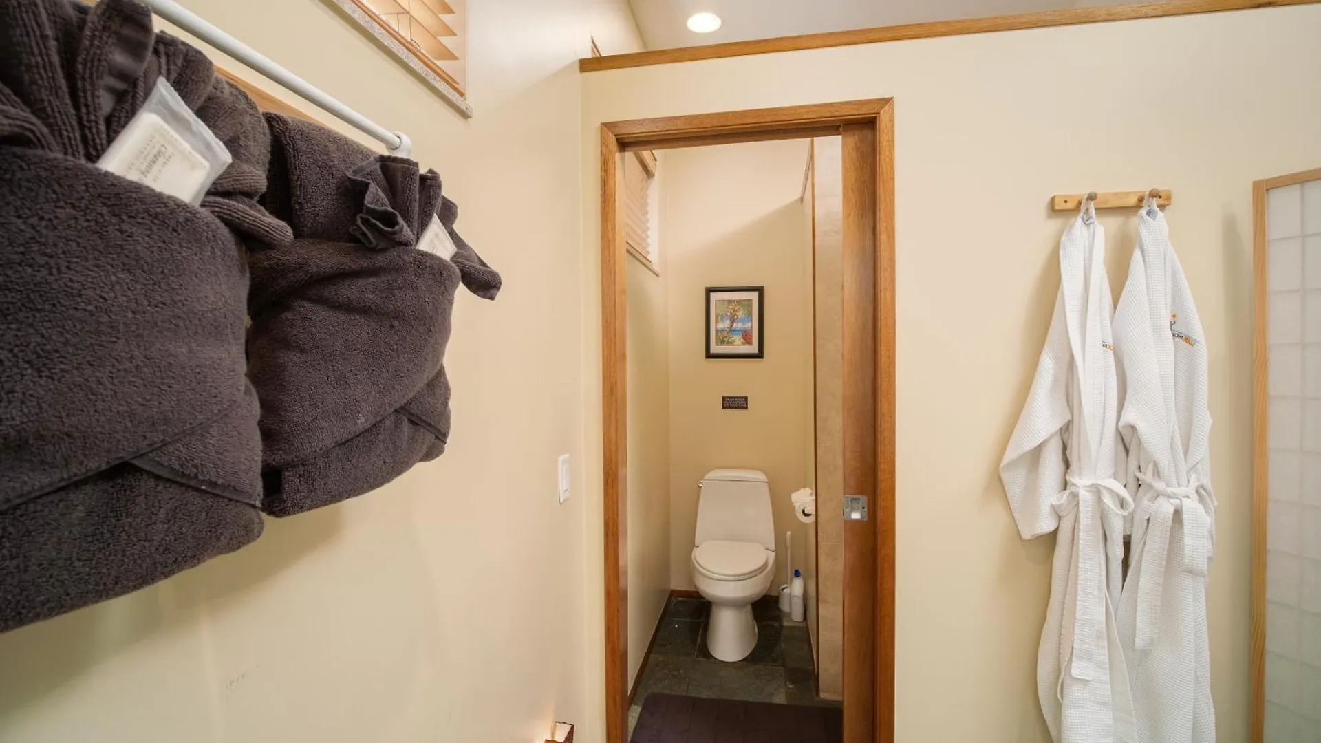 Apartment Aloha Aku Cocopalm2 - Your Cozy Beachfront Escape *
