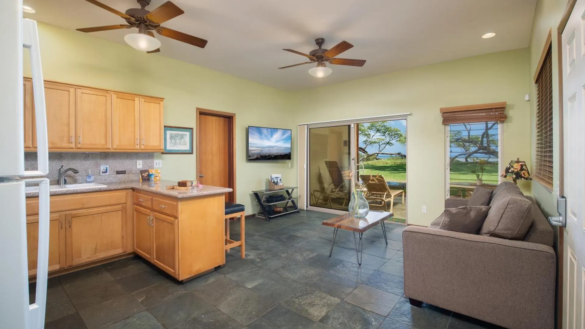 Apartment Aloha Aku Cocopalm2 - Your Cozy Beachfront Escape Kihei
