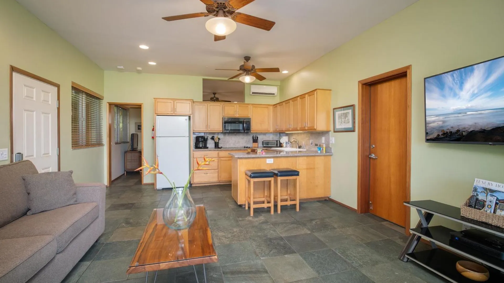 Aloha Aku Cocopalm2 - Your Cozy Beachfront Escape Apartment *