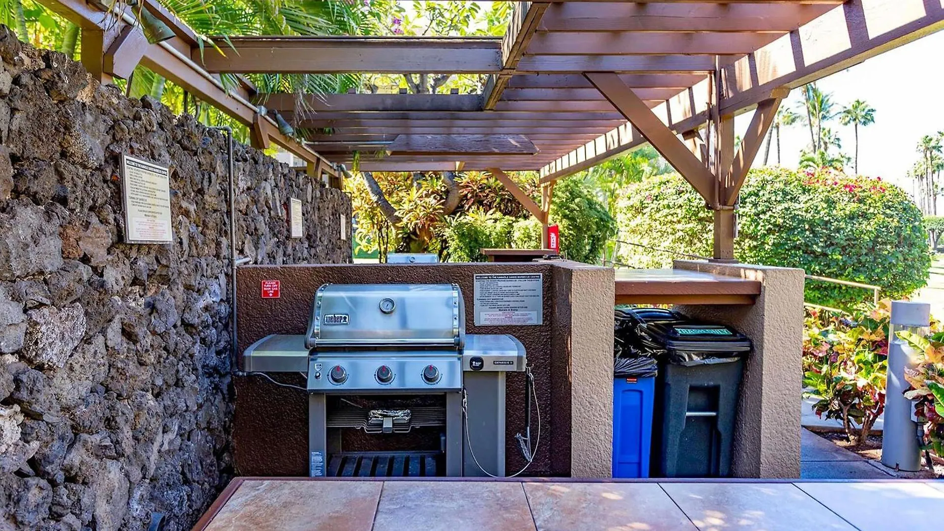 Kamaole Sands 7-406, Courtyard & Ocean Views, Ac Holiday home *