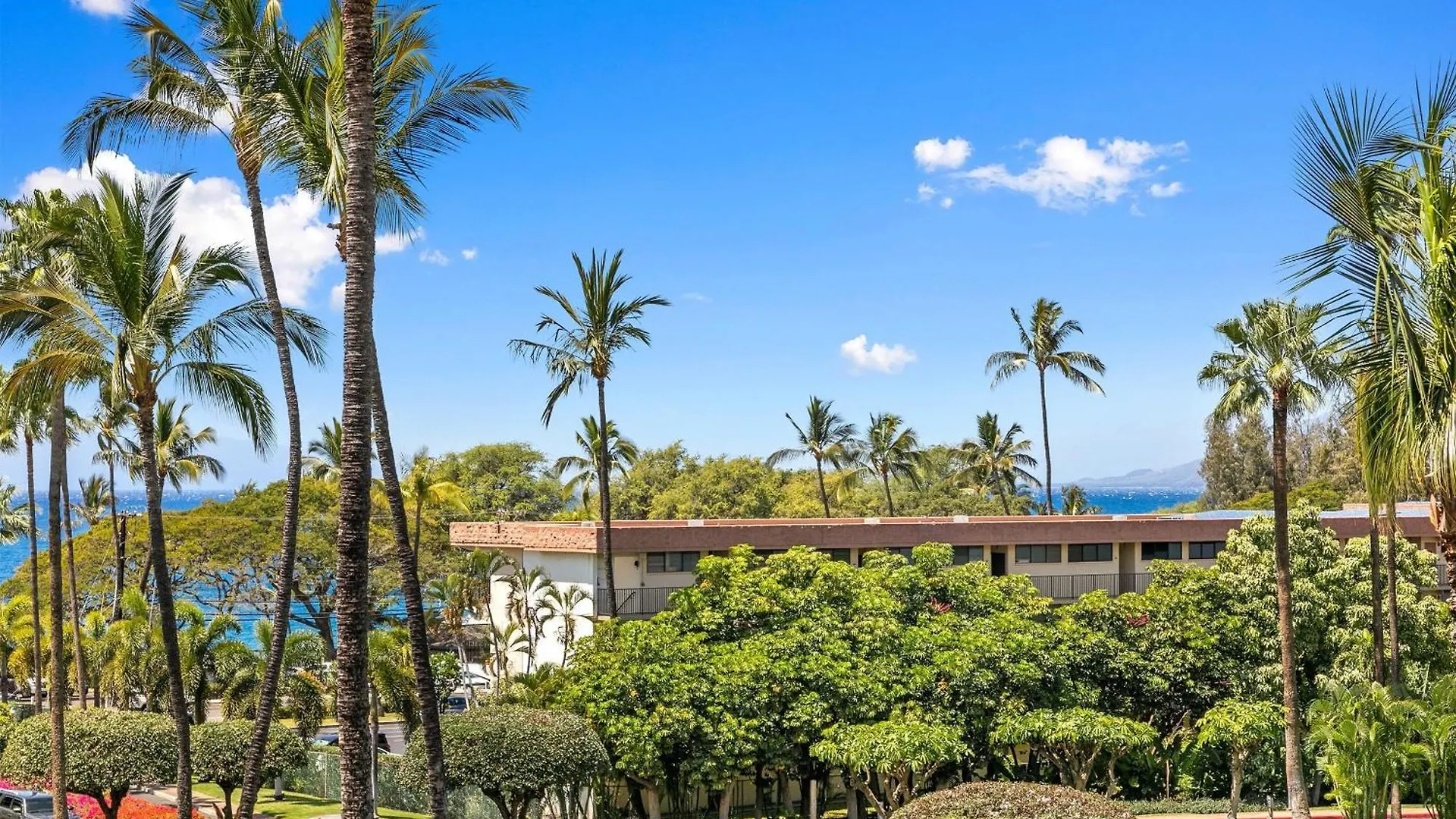 Kamaole Sands 7-406, Courtyard & Ocean Views, Ac Holiday home
