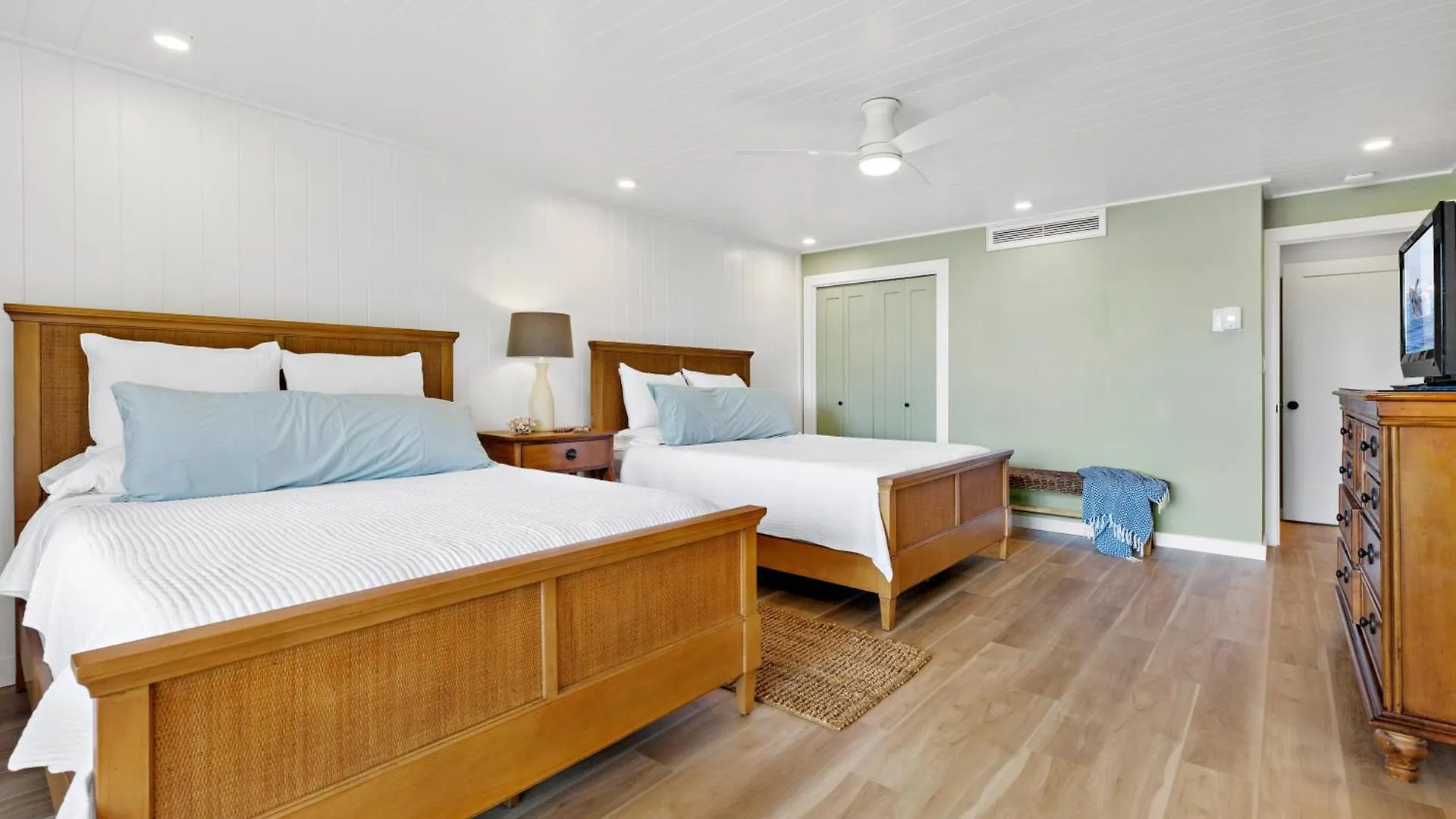 Newest Unit - California Meets Maui 1 Bedroom Golfcourse View H105 *