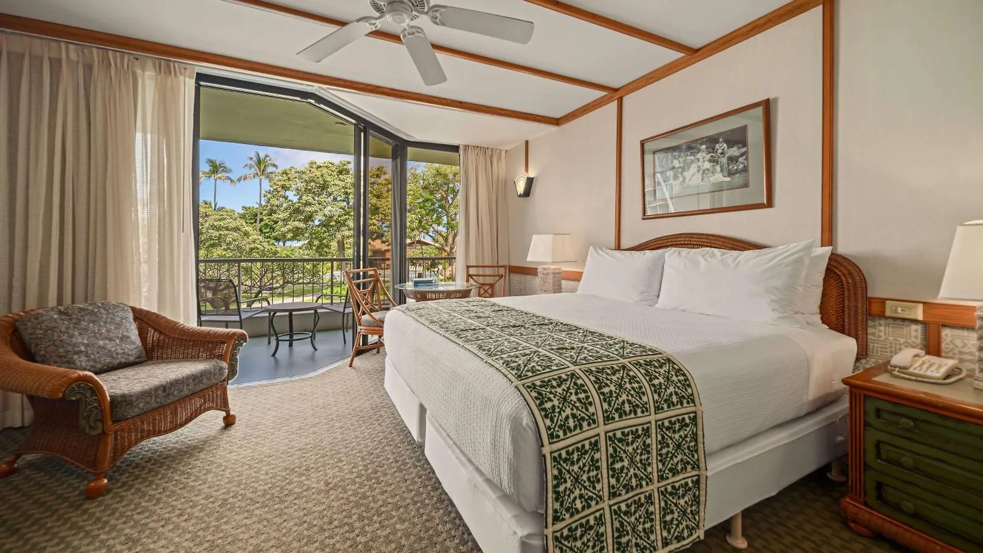 Outrigger Kaʻanapali Beach Resort 3*