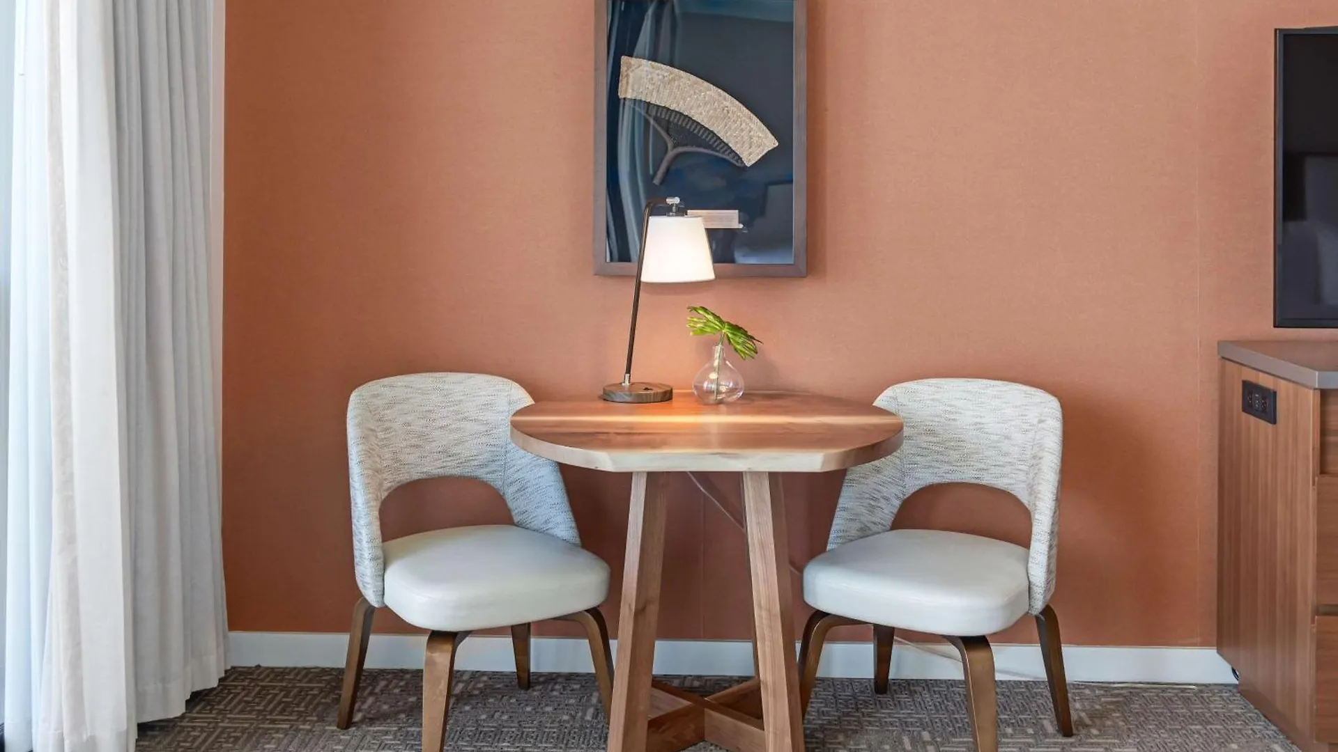 Outrigger Kaʻanapali Beach 3*