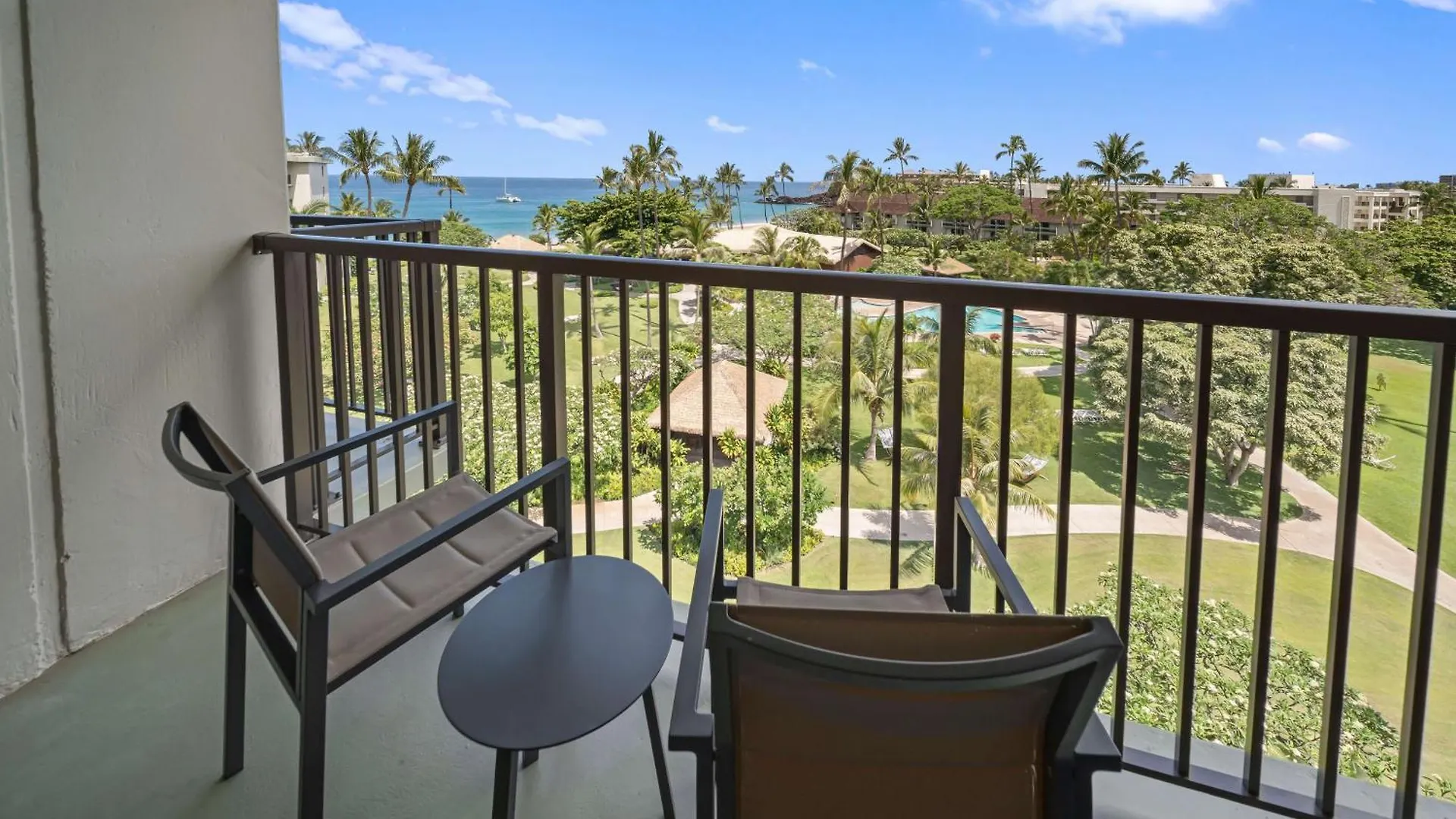 Outrigger Kaʻanapali Beach Resort 3*