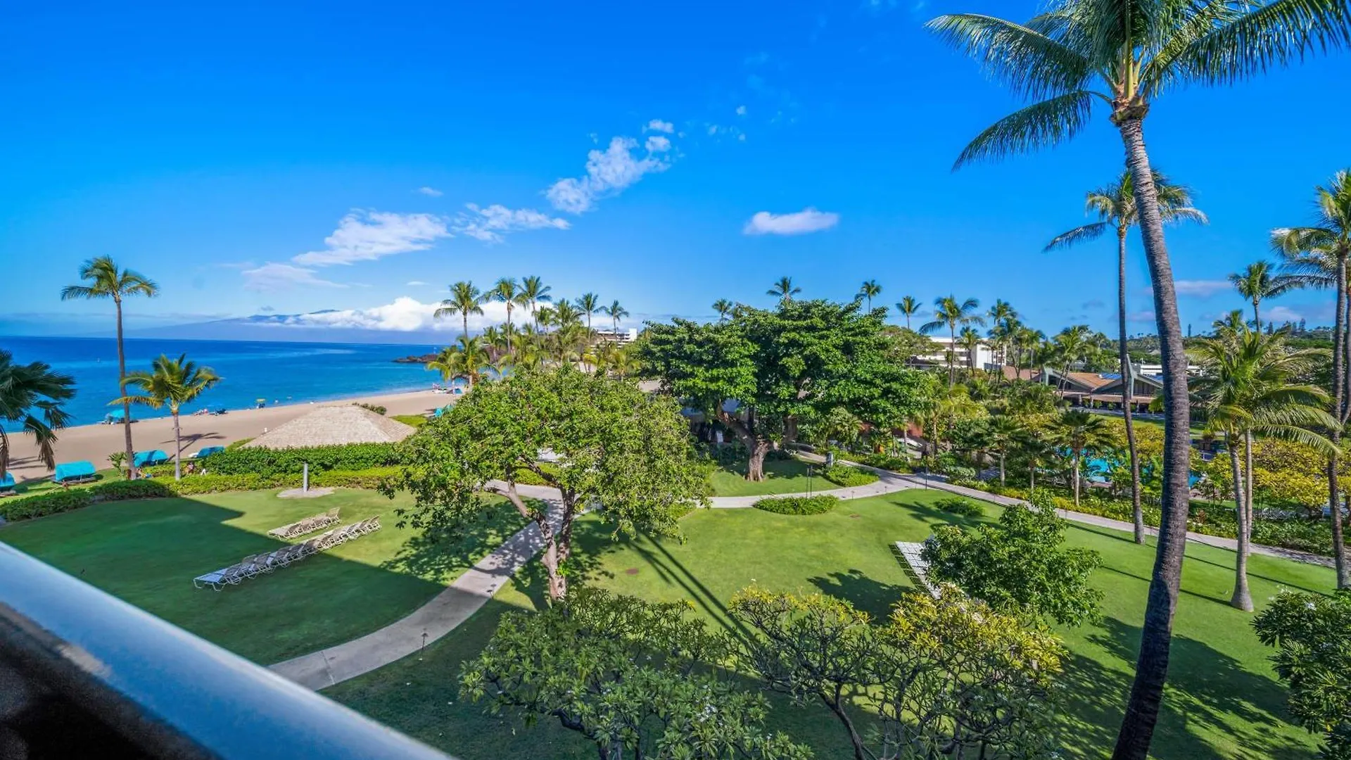 Outrigger Kaʻanapali Beach