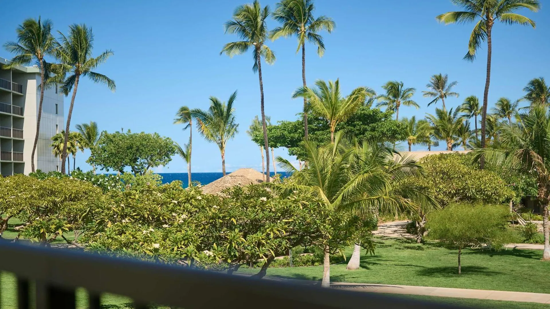 Outrigger Kaʻanapali Beach Resort 3*