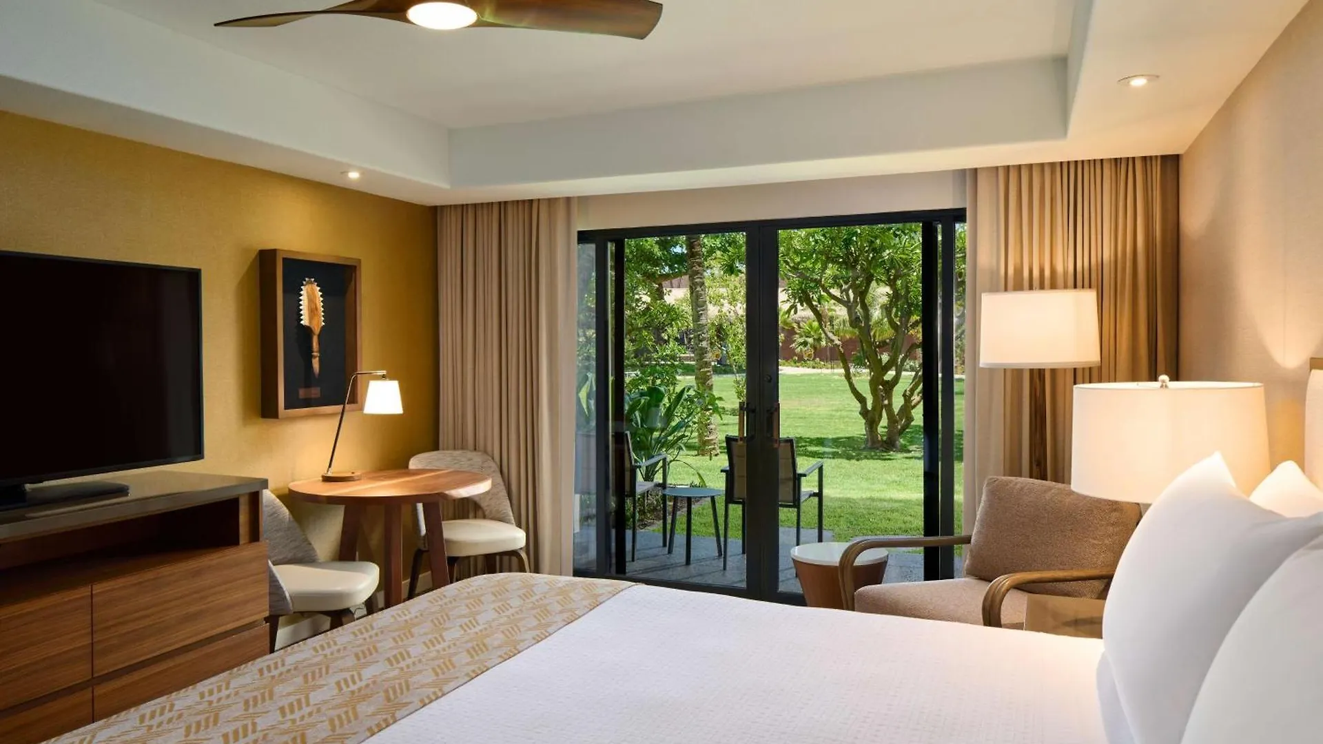 Resort Outrigger Kaʻanapali Beach 3*