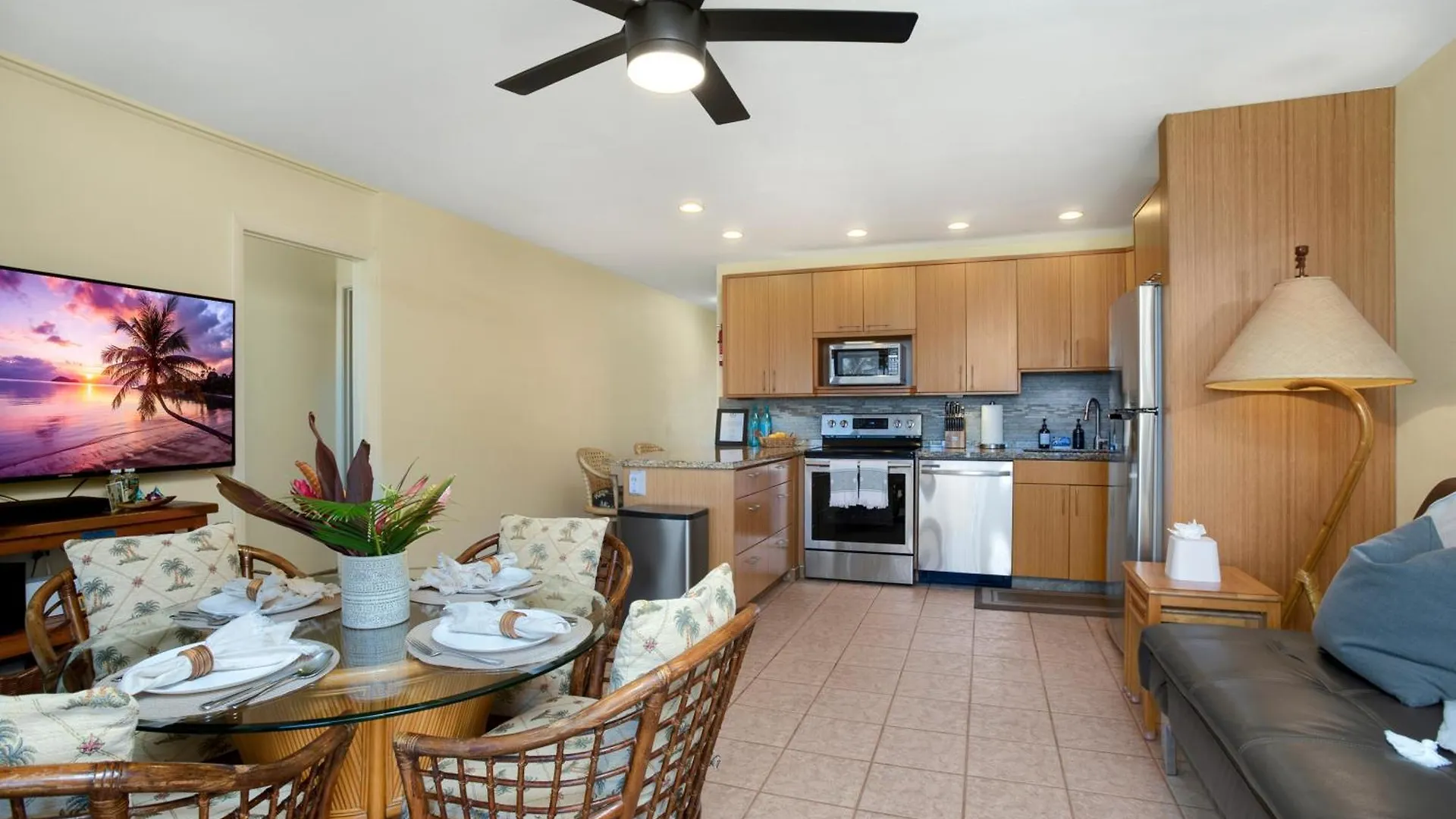 Beautiful 2br 2ba With Panoramic Ocean Views, Wifi, Free Parking! *