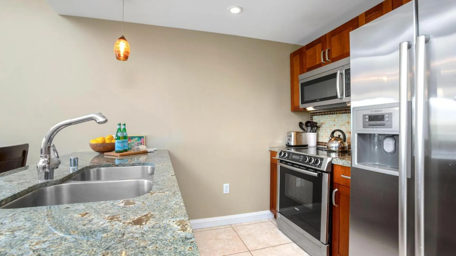 Apartment Honua Kai Beachfront Resort: Oceanview Oasis With Pools &
