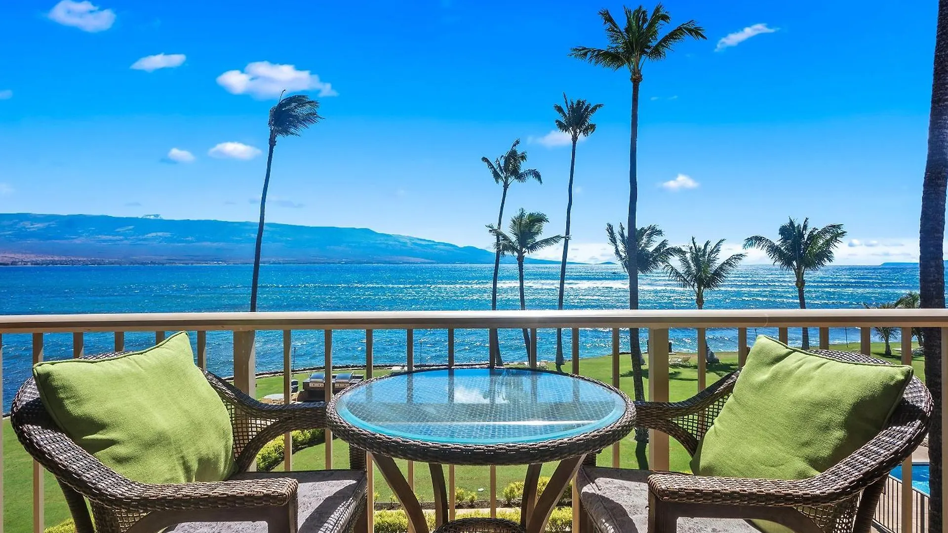 Maalaea Kai 311 - Direct Ocean Front, Split Ac Holiday home *