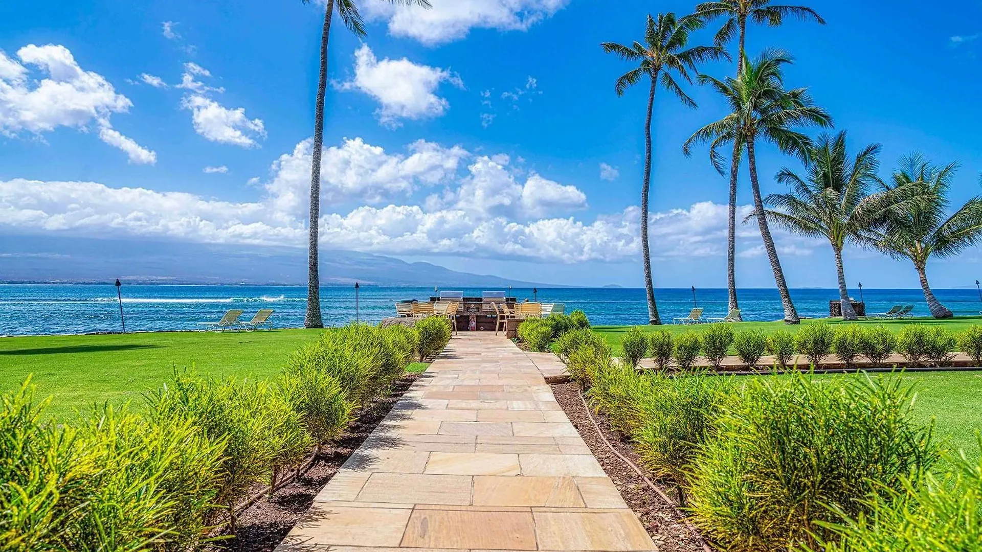 Maalaea Kai 311 - Direct Ocean Front, Split Ac *