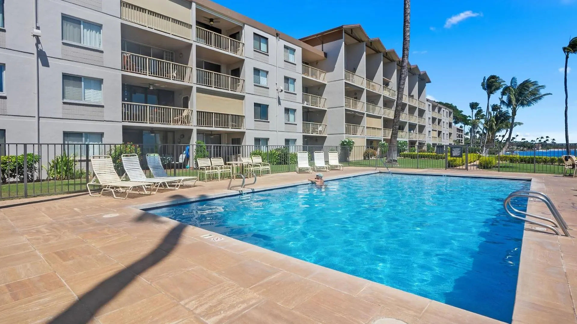 Maalaea Kai 311 - Direct Ocean Front, Split Ac *