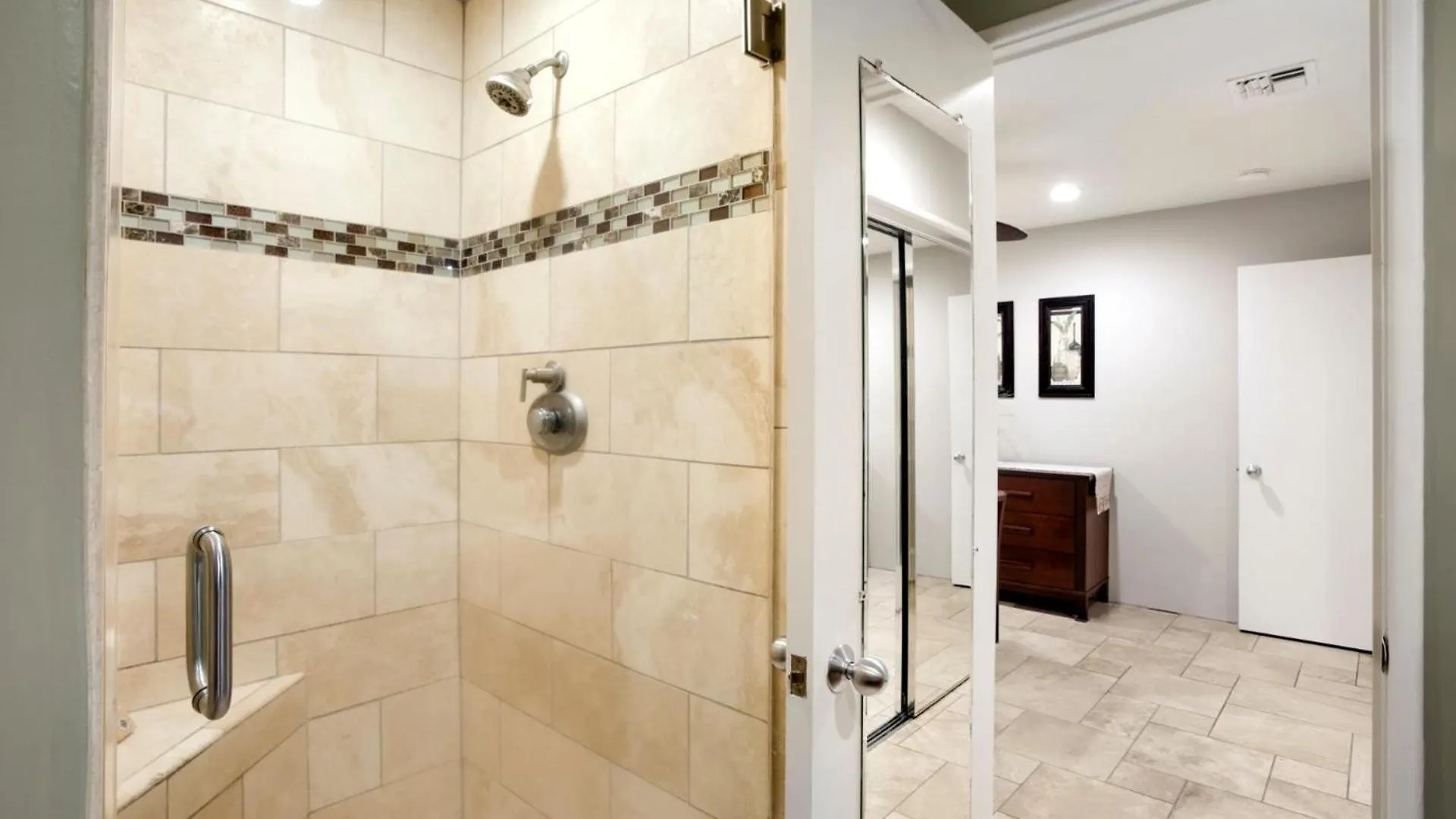 Kbm Kro-l201: Remodeled Ocean View With Free Car Apartment
