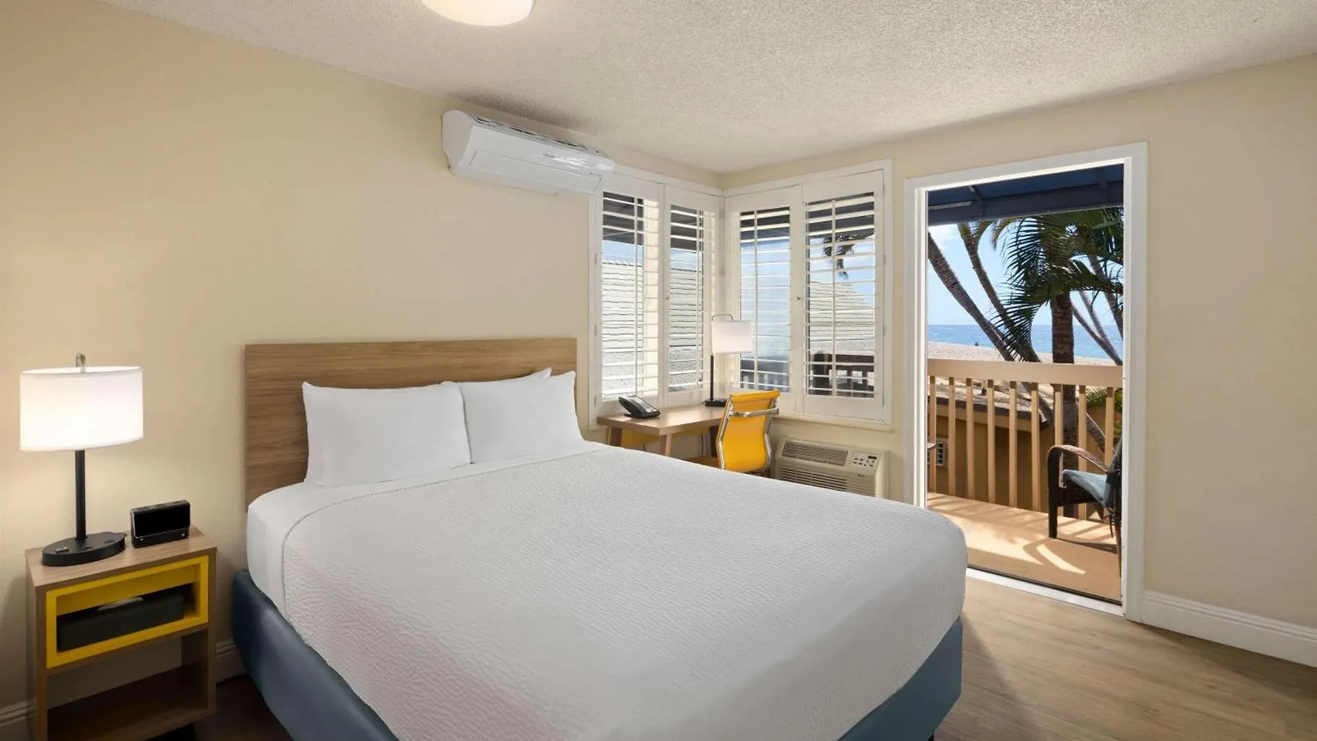 Days By Wyndham Maui Oceanfront Hotell
