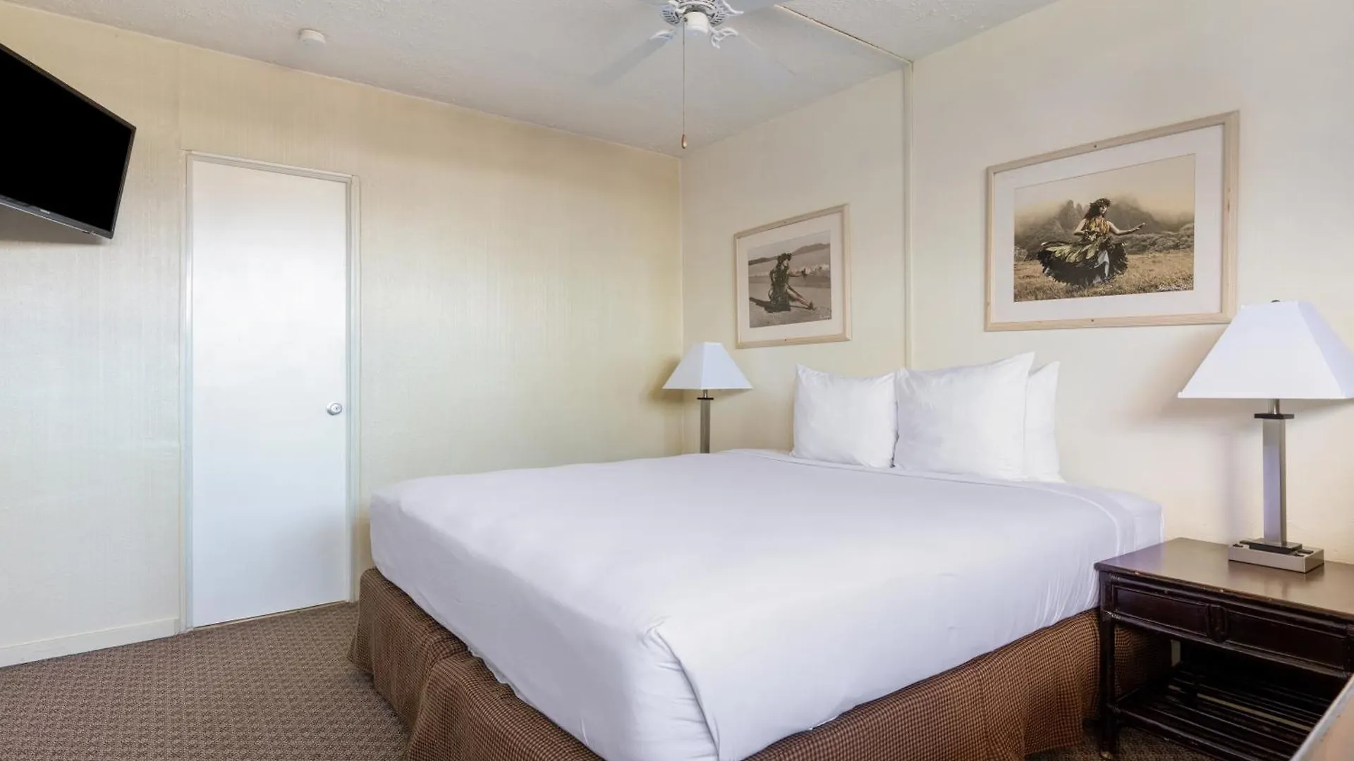 Maui Seaside Hotel 3*