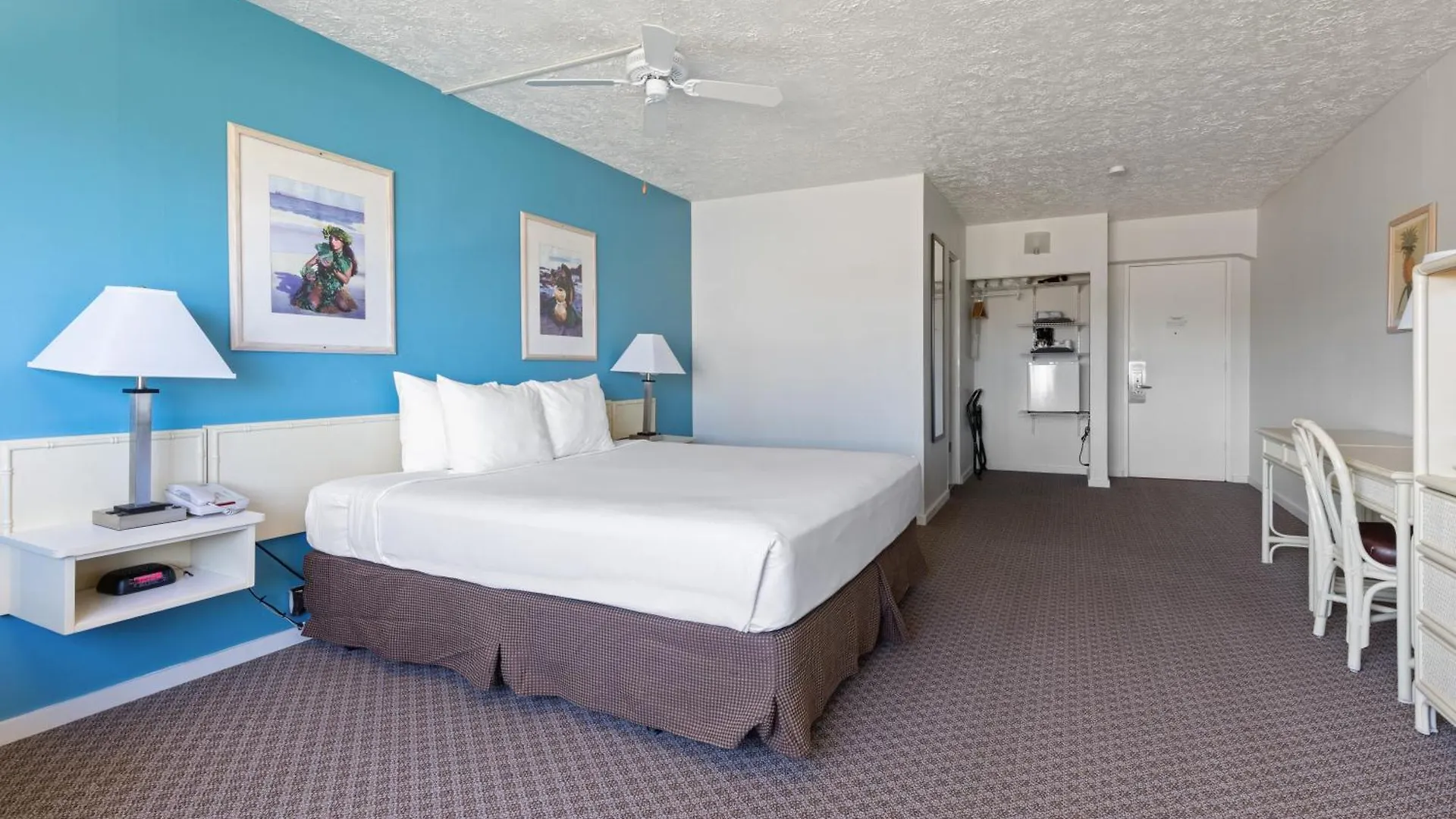 Maui Seaside 3*
