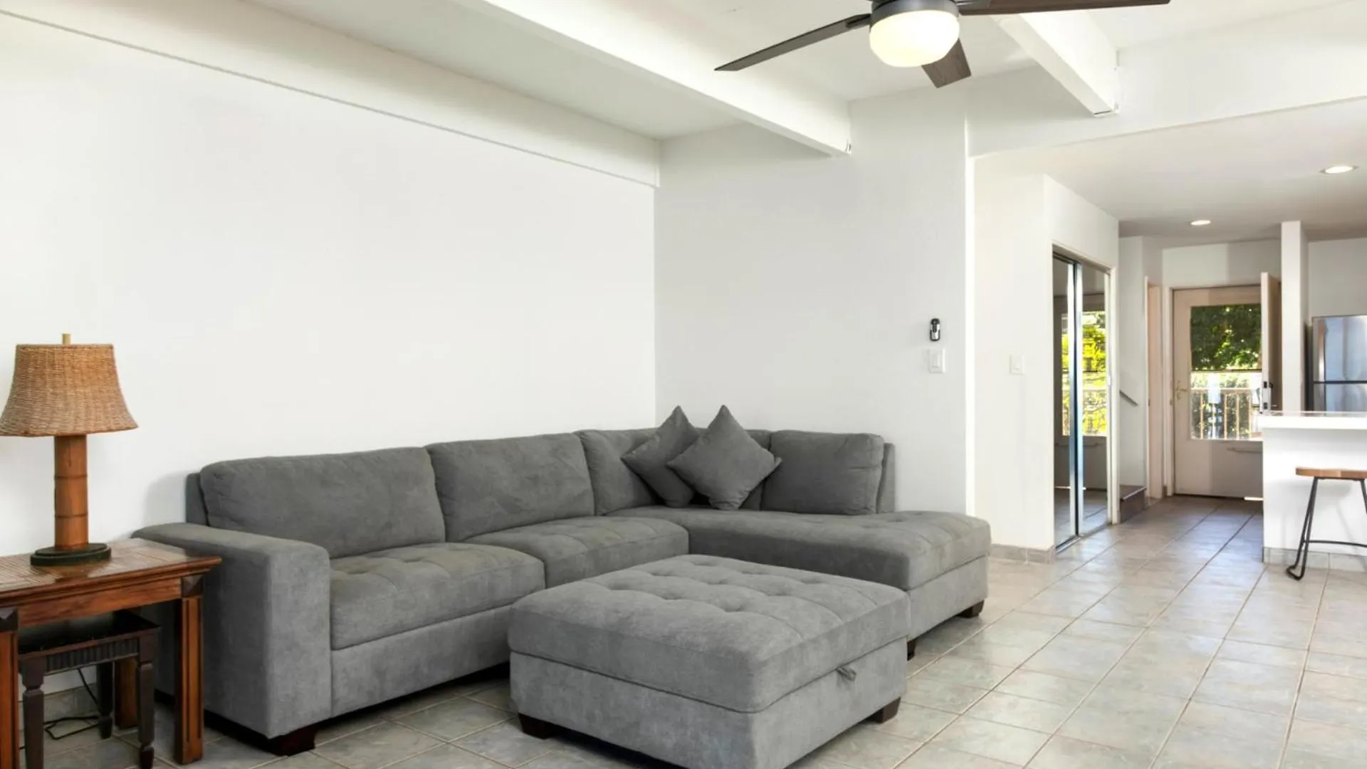 Apartment Kbm Free Car Lokelani Lok-b201 Ocean Front 2 Bedrooms Recently Remodeled