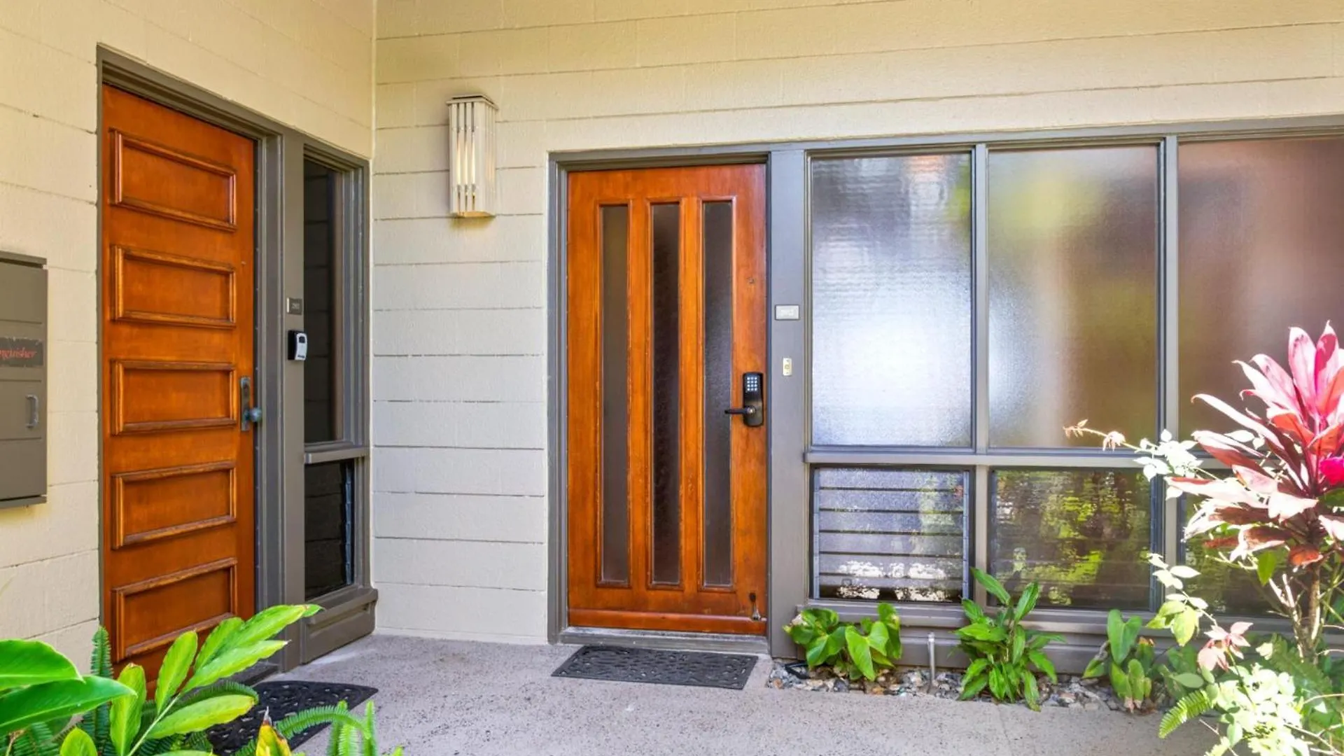 Apartment Kbm Free Car Krv-2912 Spacious Luxury With Sweeping Ocean Golf And Mountain Views