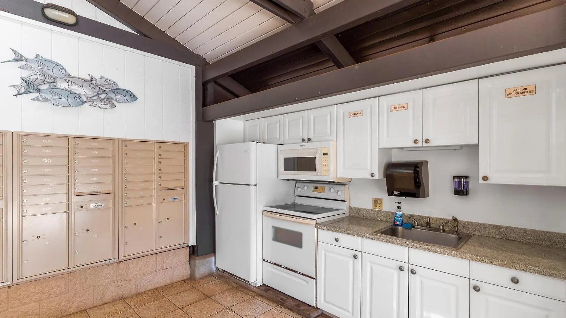 Garden Estates C-201 - Ocean Views, Split Ac Kihei