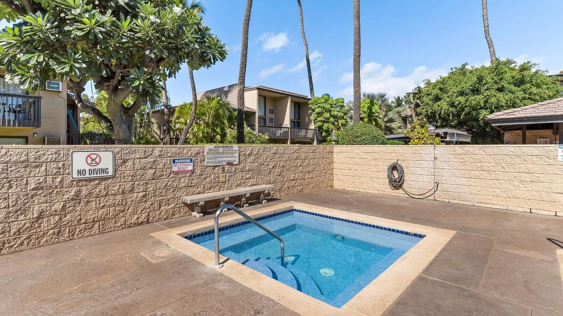 Garden Estates C-201 - Ocean Views, Split Ac *