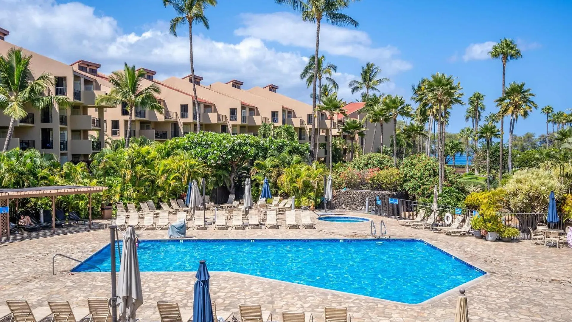 Spectacular Penthouse At Kamaole Sands Oceanview Apartment