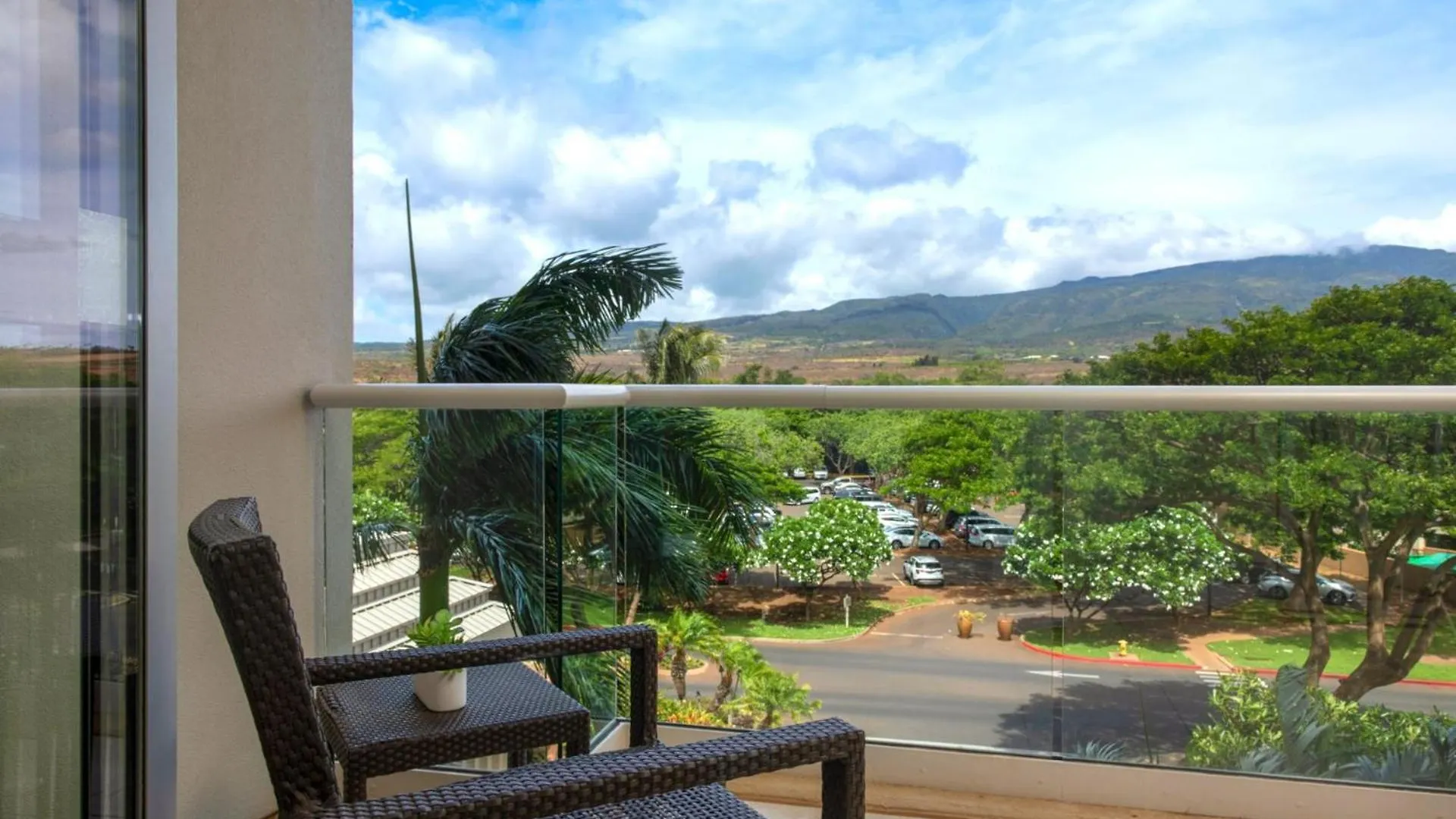 Honua Kai Beachfront Resort: Oceanview Oasis With Pools & Apartment *