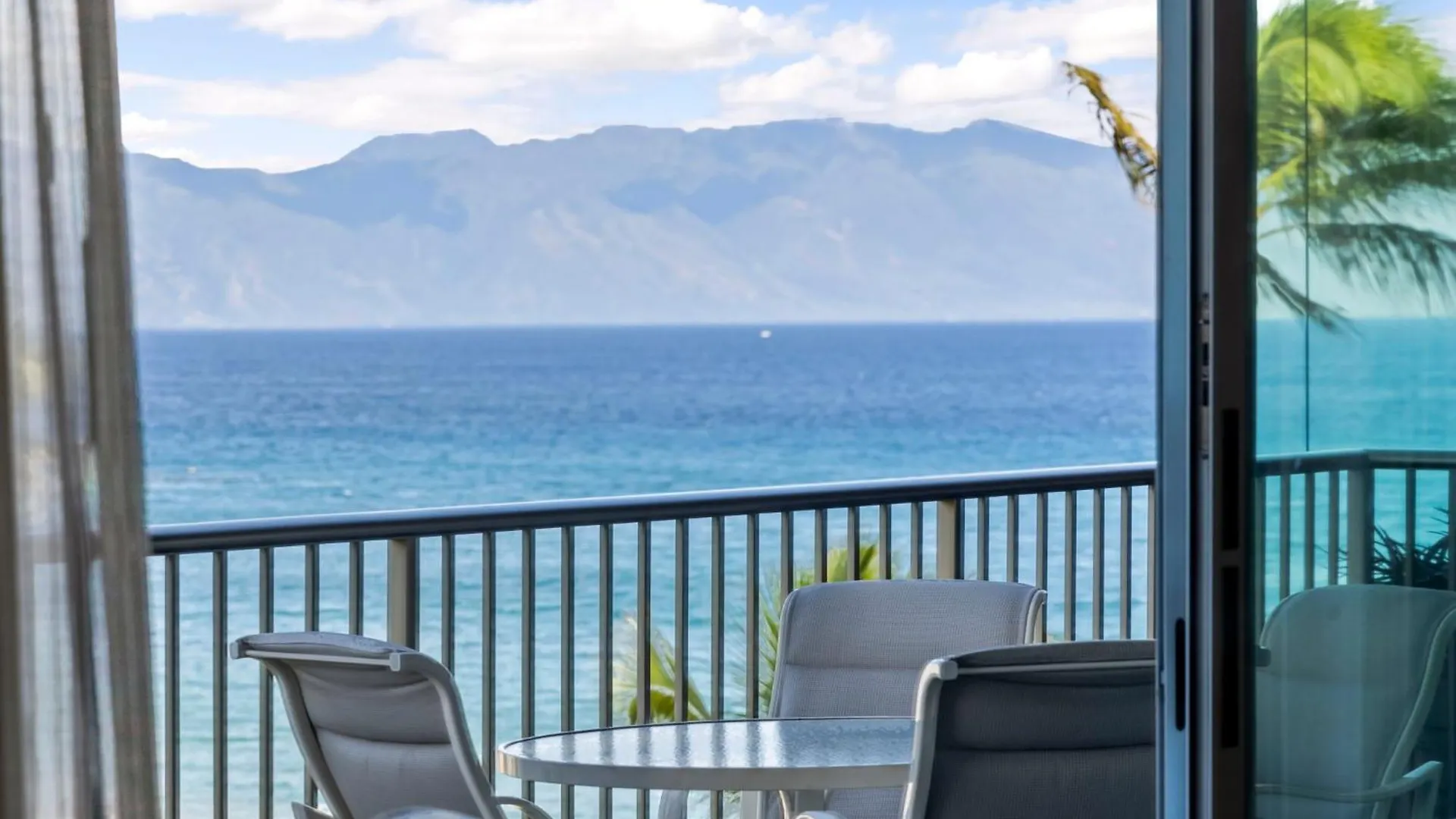Whaler 508- Fully Remodeled Whaler Condo, Stunning Kaanapali Black Rock View