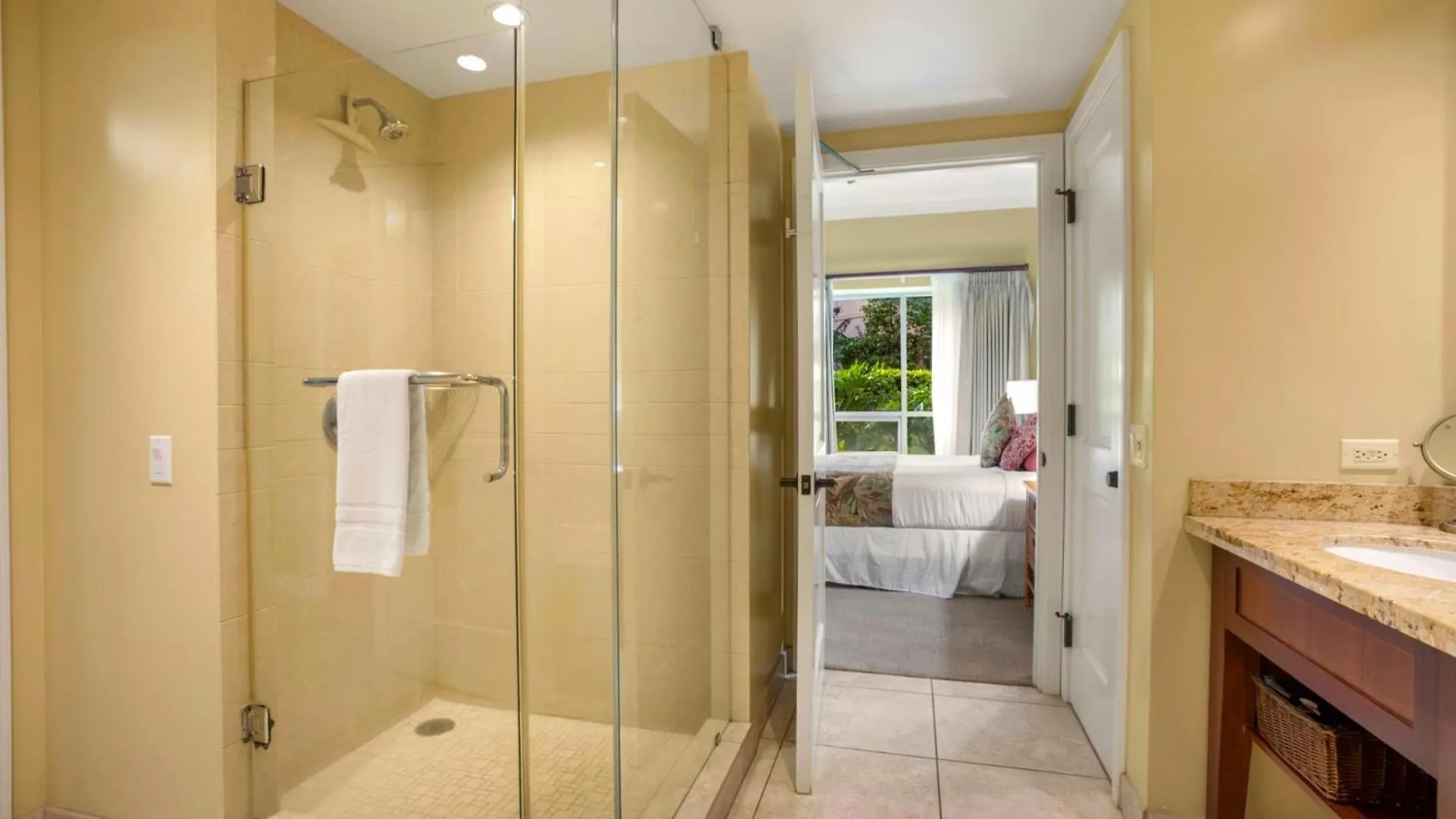 Kbm Free Car Honua Kai Hokulani Ocean View 2bedroom Hkh-114 Beautiful Partial Ocean View *