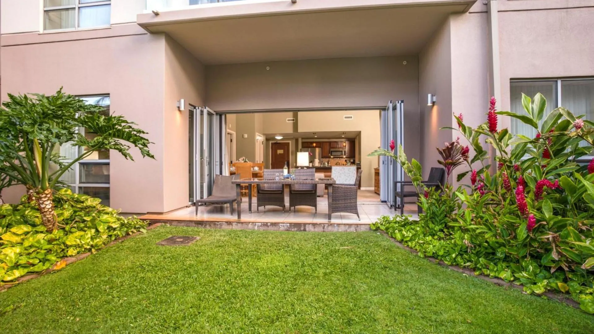 Kbm Free Car Honua Kai Hokulani Ocean View 2bedroom Hkh-114 Beautiful Partial Ocean View Apartment