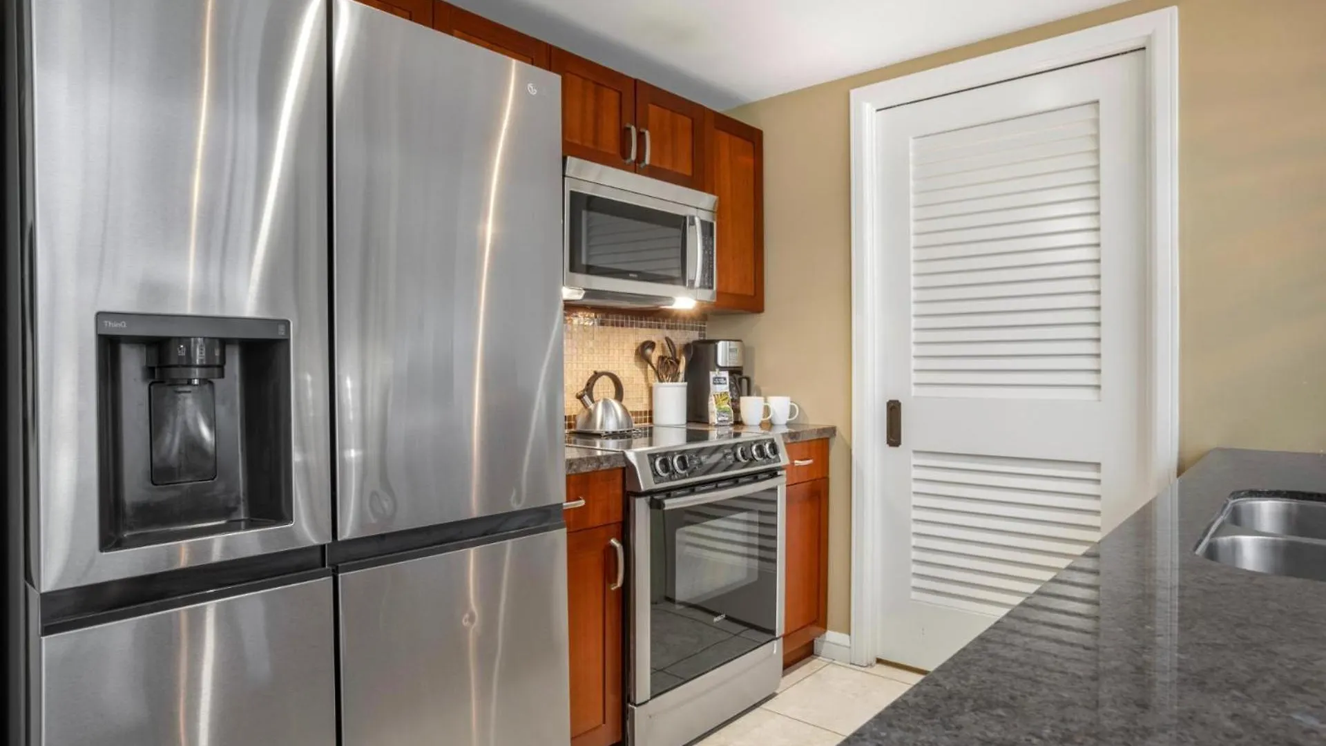 Kbm Free Car Honua Kai Hokulani Ocean View 2bedroom Hkh-114 Beautiful Partial Ocean View Apartment *
