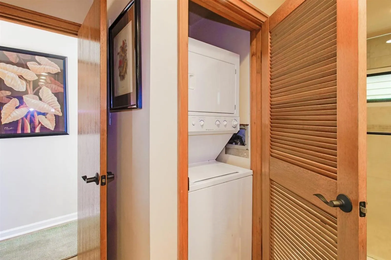 Apartment 1722 Ridge