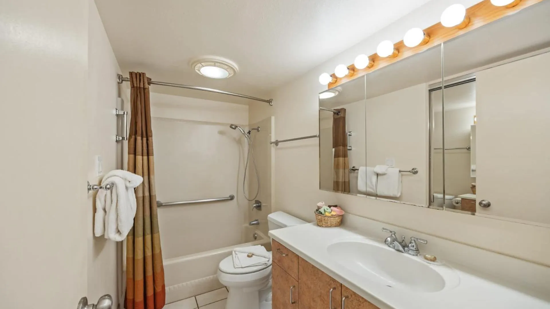 Kuleana Club #320 - Ocean View -1 Bedroom & 1 Bathroom - 3rd Floor Holiday home Kahana