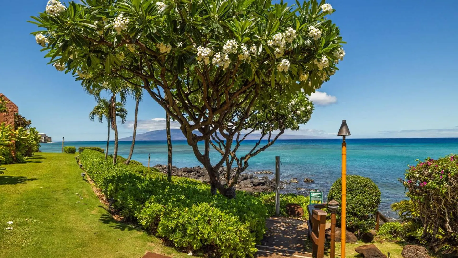 Kuleana Club #320 - Ocean View -1 Bedroom & 1 Bathroom - 3rd Floor *