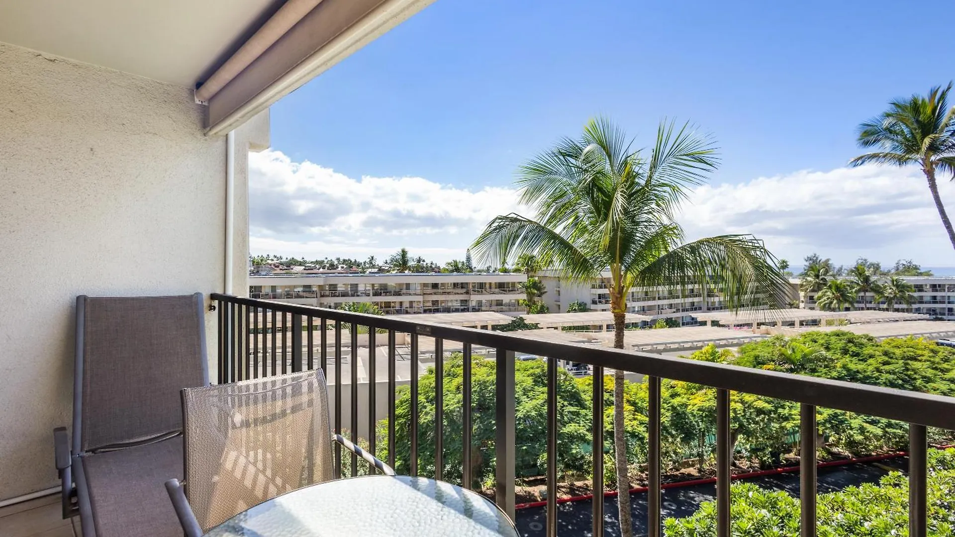 Akahi D414 - Mch Kihei