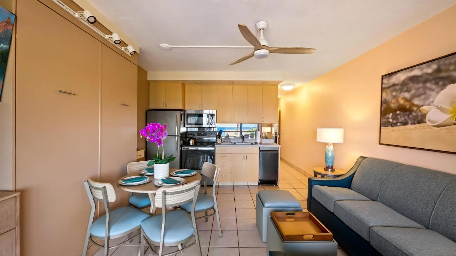 Kuleana Club #721 Oceanfront - 1 Bedroom & 1 Bathroom - 3rd Floor Kahana