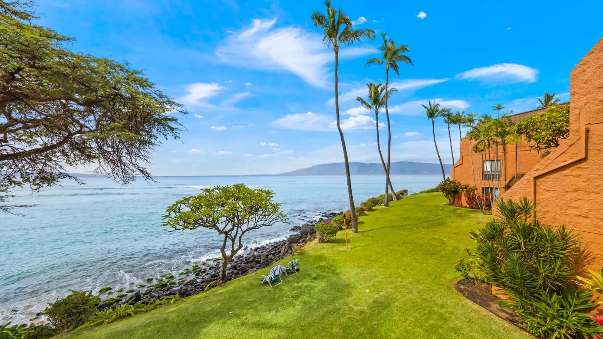 Kuleana Club #712 Oceanfront - 1 Bedroom & 1 Bathroom - 2nd Floor Kahana
