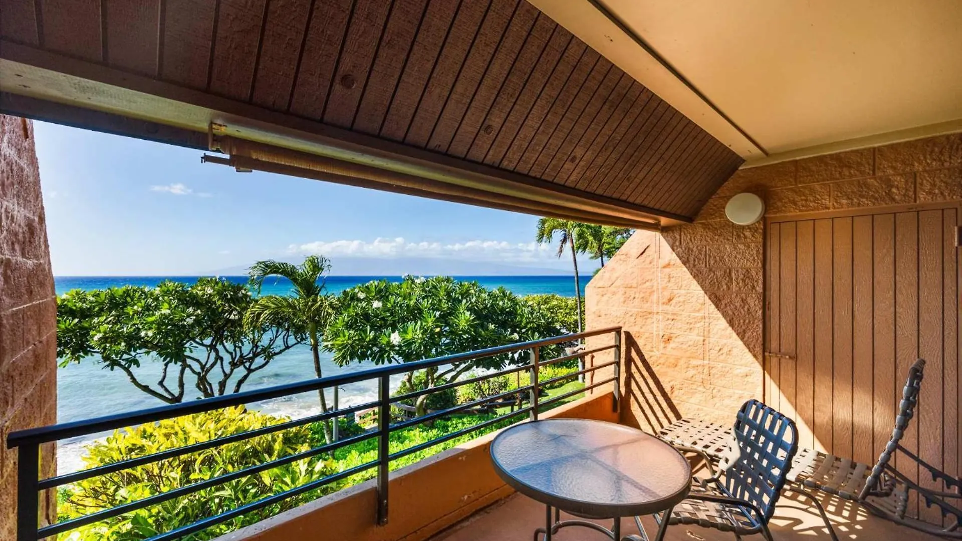 Kuleana Club #410 Oceanfront 1 Bedroom 1 Bathroom - Gated 2nd Fl Holiday home