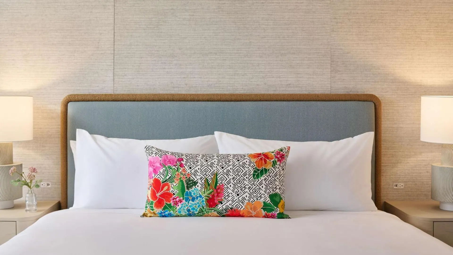 Outrigger Kaʻanapali Beach 3* Kaanapali